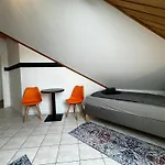 Apartamento 120m² Nahe A1 - 4 Schlafzimmern - 2 Bäder - Große Wohnküche - Grillplatz - Parkplatz *