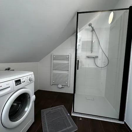 120m² Apartment nahe A1 - 4 Schlafzimmern - 2 Bäder - große Wohnküche - Grillplatz - Parkplatz Apartment