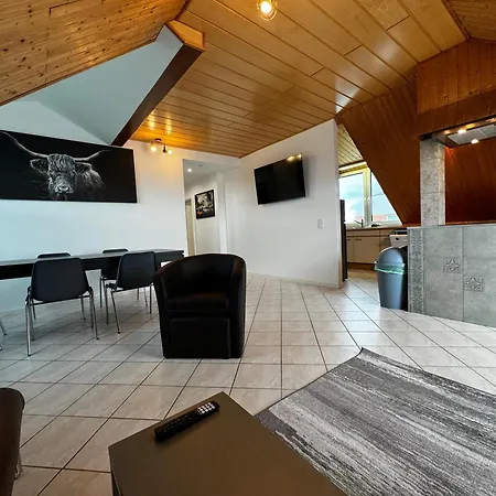 Appartement 120m² Nahe A1 - 4 Schlafzimmern - 2 Baeder - Grosse Wohnkueche - Grillplatz - Parkplatz *