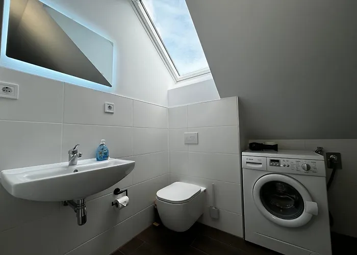 120m² Nahe A1 - 4 Schlafzimmern - 2 Baeder - Grosse Wohnkueche - Grillplatz - Parkplatz * Siek