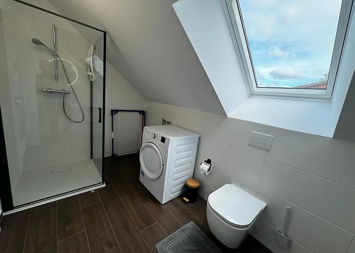 Appartement 120m² Nahe A1 - 4 Schlafzimmern - 2 Baeder - Grosse Wohnkueche - Grillplatz - Parkplatz